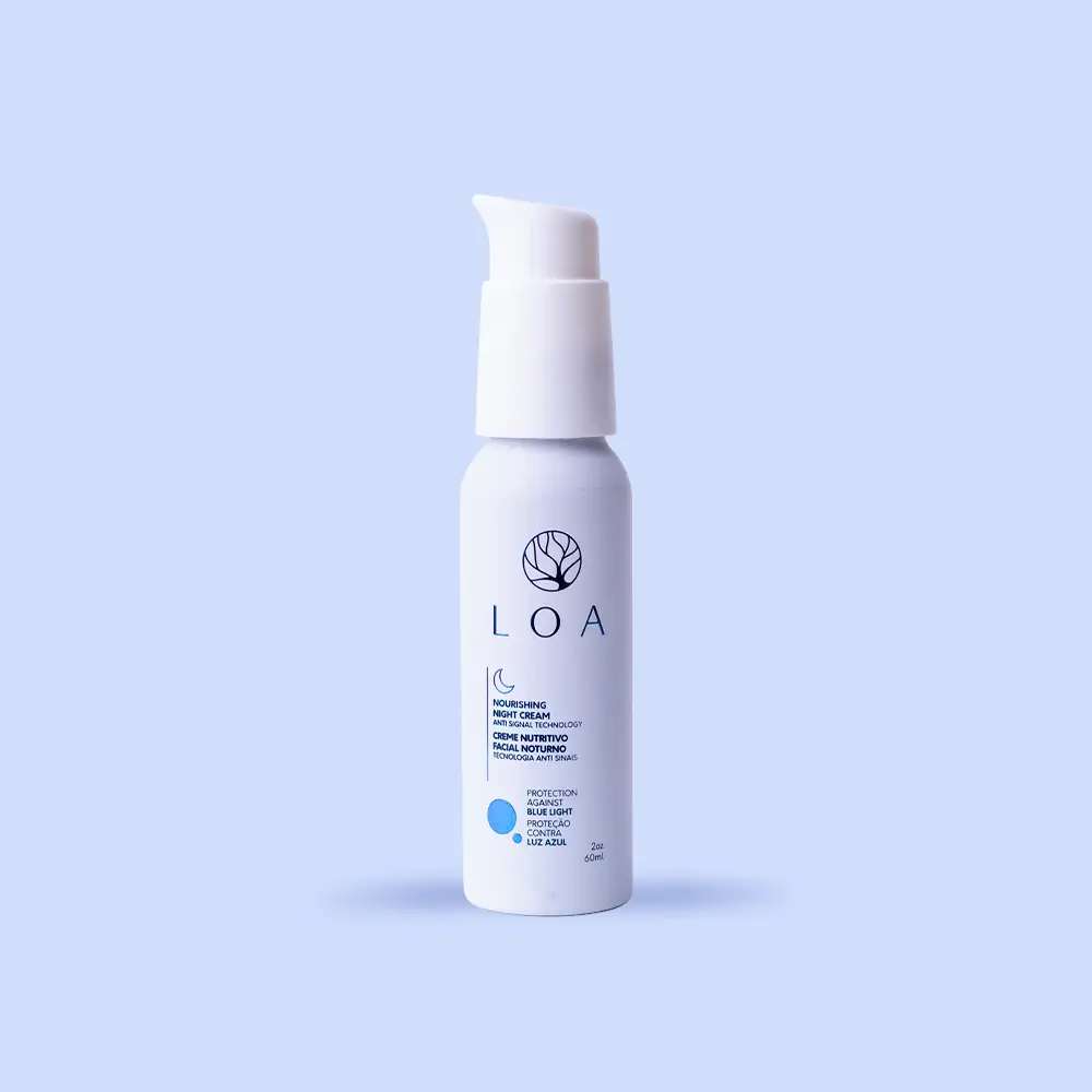 Frasco do Sérum Nutritivo Facial Noturno LOA em fundo azul.