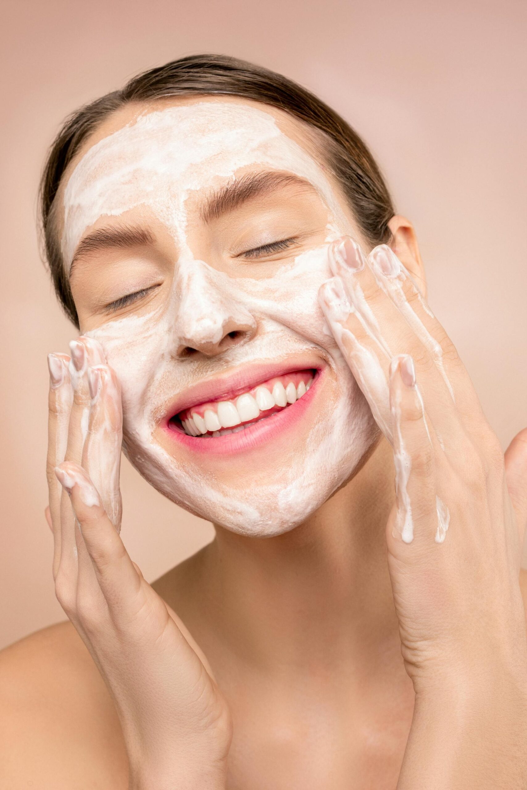Produtos LOA Cosméticos oferecem proteção contra a luz azul, hidratando e rejuvenescendo a pele.
